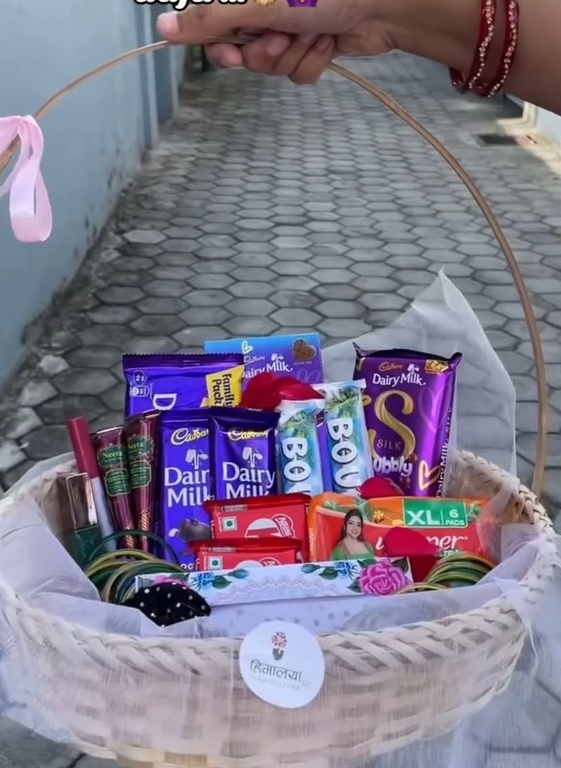 Shrawan Bamboo Basket Festive Combo