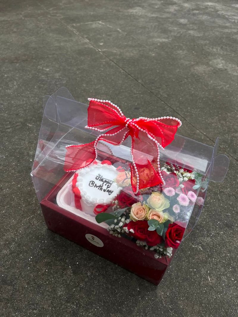Cake & Bloom Delight