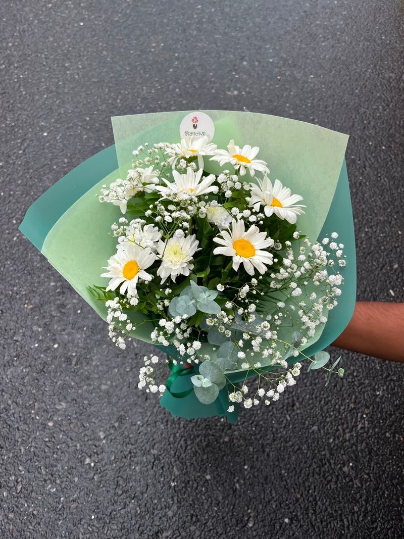 White Daisy Charm Bouquet