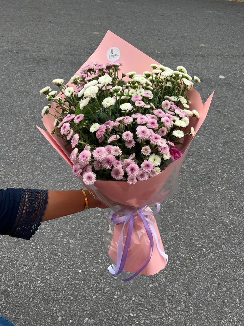 Premium Wrapped Daisy Bouquet