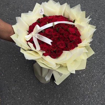 60 Bloom Signature Bouquet