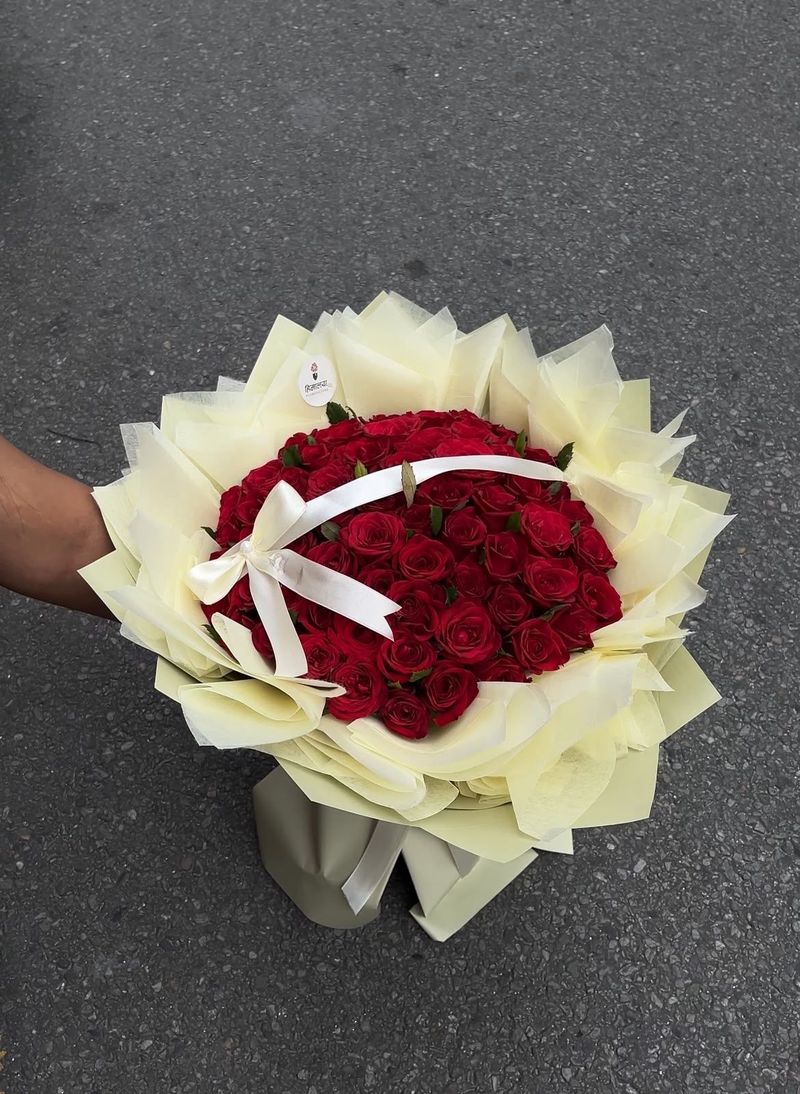 60 Bloom Signature Bouquet