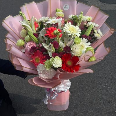 Elegant Mixed Blooms
