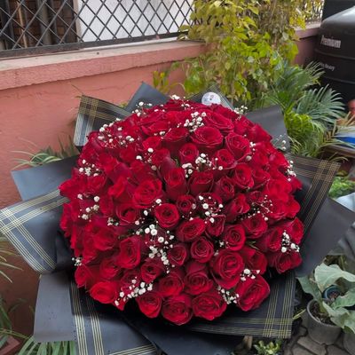 150 Stem Red Rose Grand Bouquet