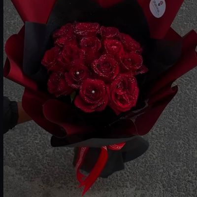 Red Glitter Romance Bouquet
