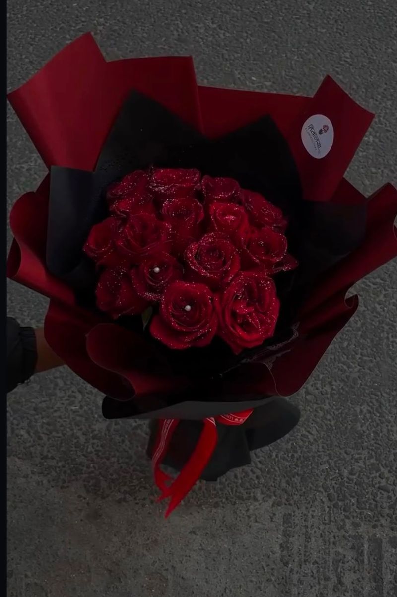 Red Glitter Romance Bouquet