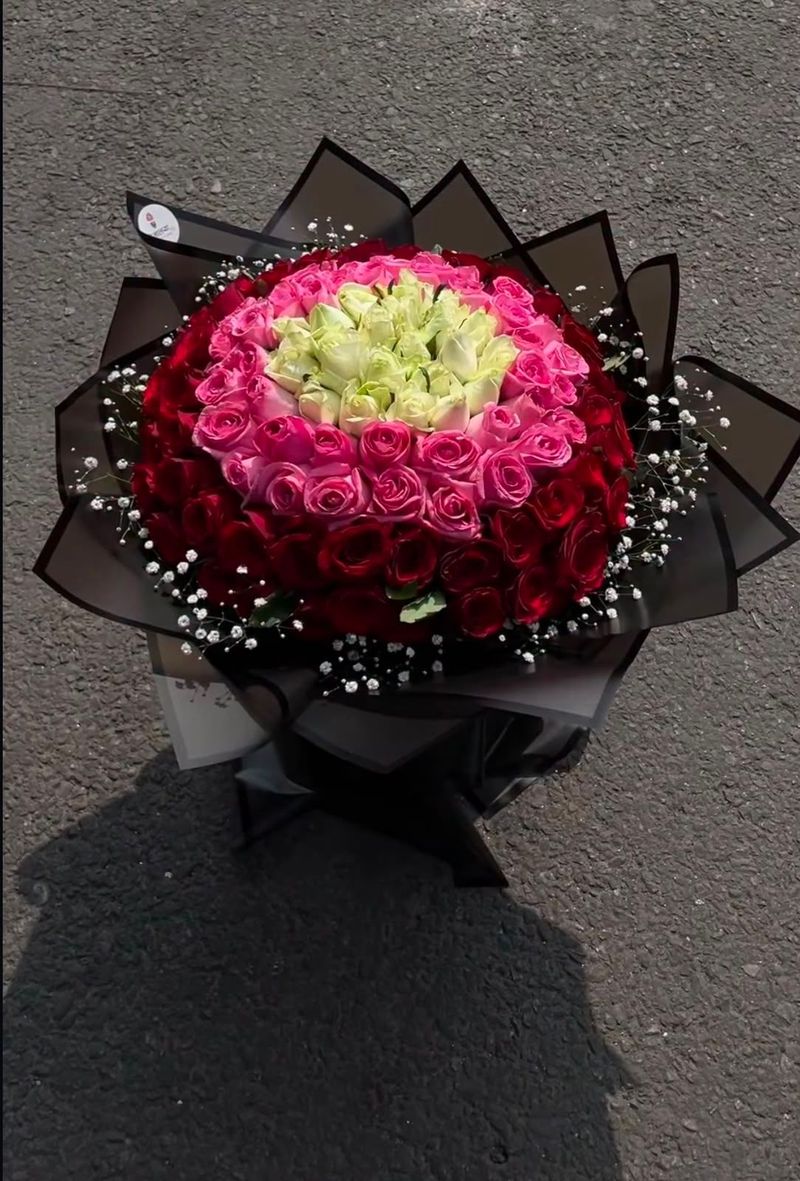 200 Roses Eternal Elegance