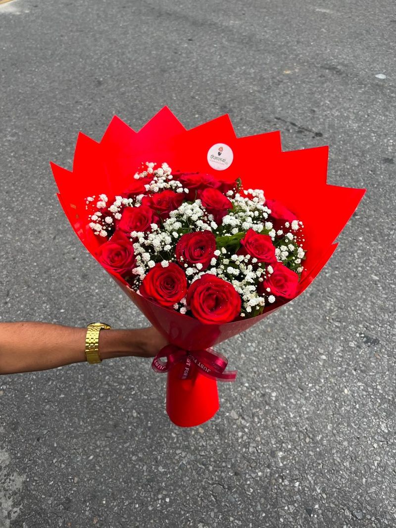 Classic 15 Red Rose Bouquet