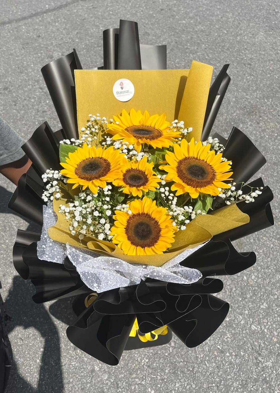 As flowers are natural products, the size, bloom stage, and wrapping style may vary slightly based on seasonal availability while maintaining the same freshness and overall presentation.