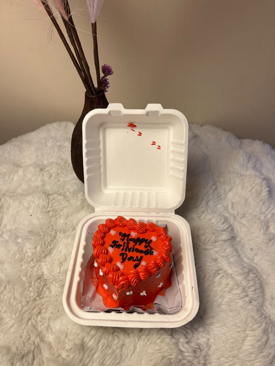 Romantic Heart Bento Cake This is a handcrafted cake, so the design and decorative details may vary slightly while maintaining the same overall theme and quality.