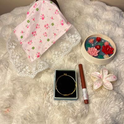 Gift Hamper for Girlfriend