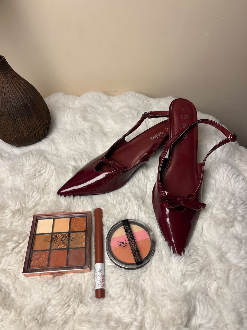 Makeup & Fashion Combo The sandal design, size availability, makeup shades, and packaging may vary based on availability while maintaining the same quality and overall gifting appeal.
