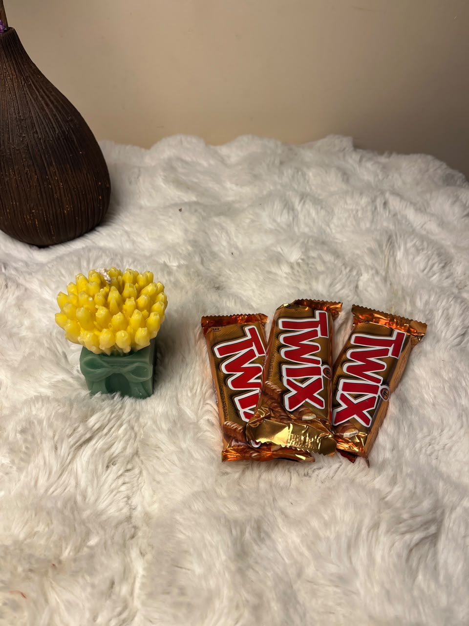 The candle design, fragrance, and chocolate packaging may vary based on availability while maintaining the same quality and gifting appeal.