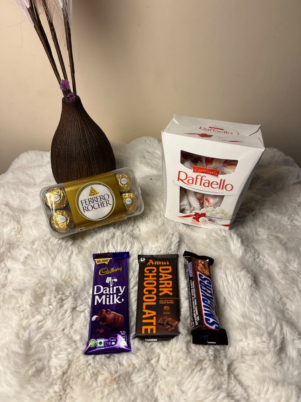 Sweet Love Chocolate Surprise As chocolates are temperature-sensitive, slight melting may occur during transit, especially in warm weather. This does not affect the taste or quality.