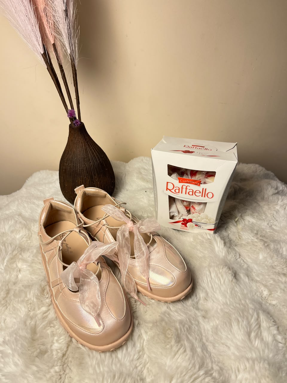 Please mention the required shoe size while placing your order. Size availability may vary based on stock.