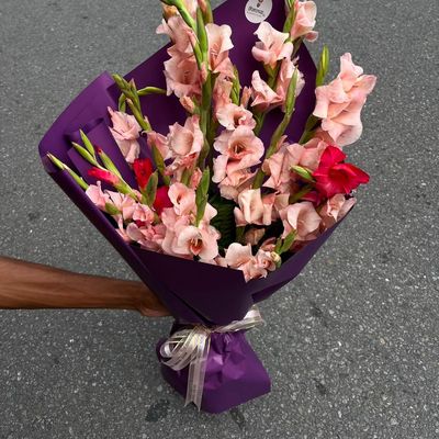 15-Stem Gladiolus Bouquet