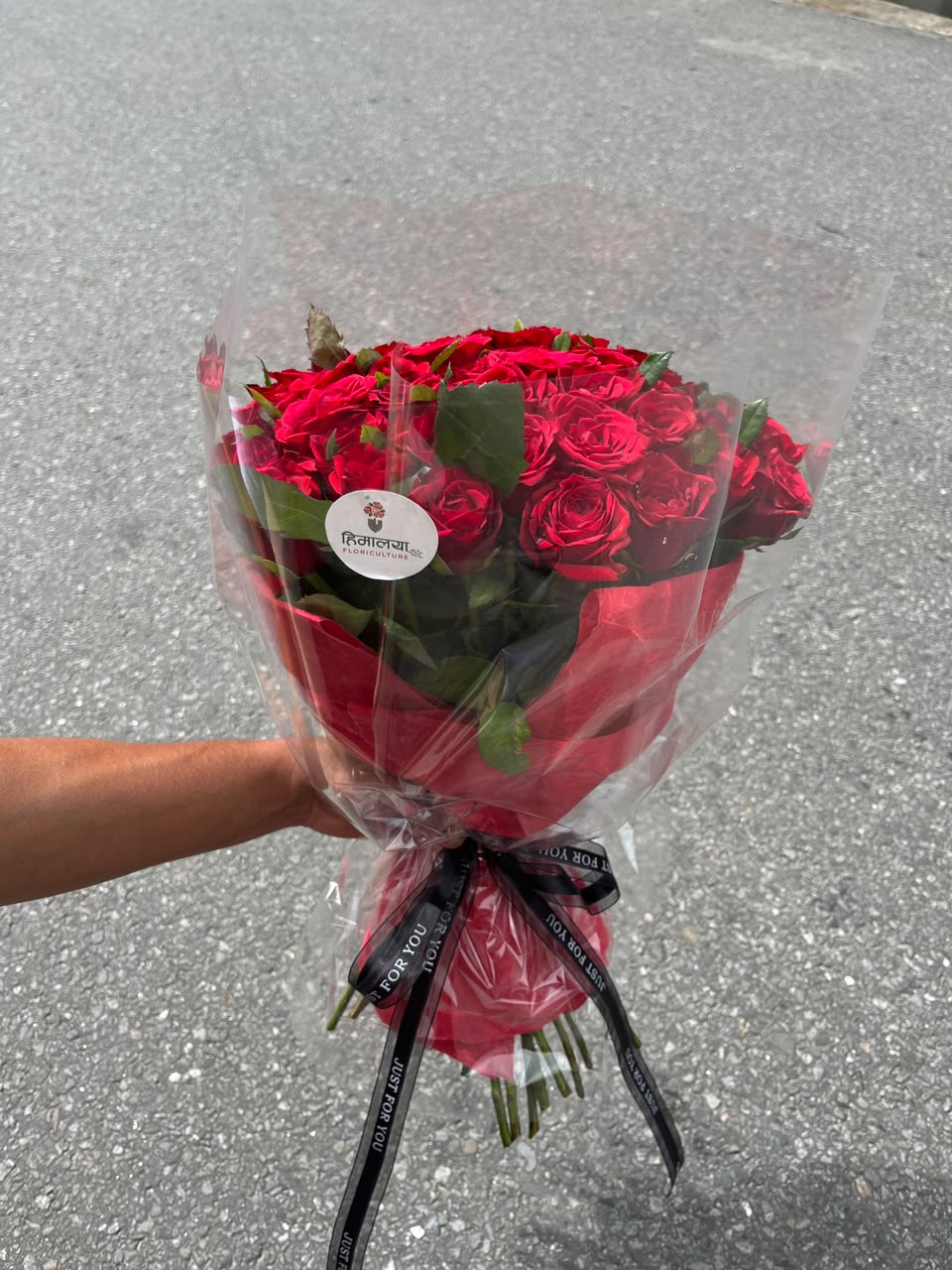 Timeless Love – 30 Red Roses Bouquet As flowers are natural products, the rose size, bloom stage, and wrapping style may vary slightly based on seasonal availability while maintaining the same freshness, quality, and elegant presentation.