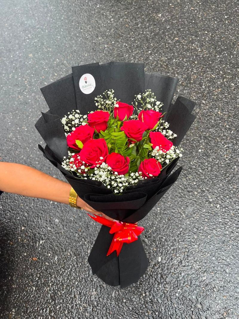 Classic 10 Red Roses
