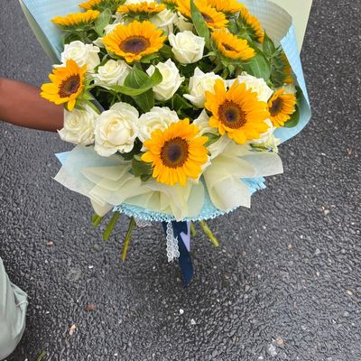 Garden Fresh Sunflower & Roses