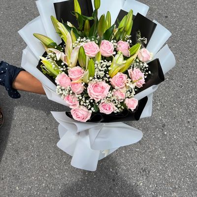 Timeless Lily & Rose Bouquet