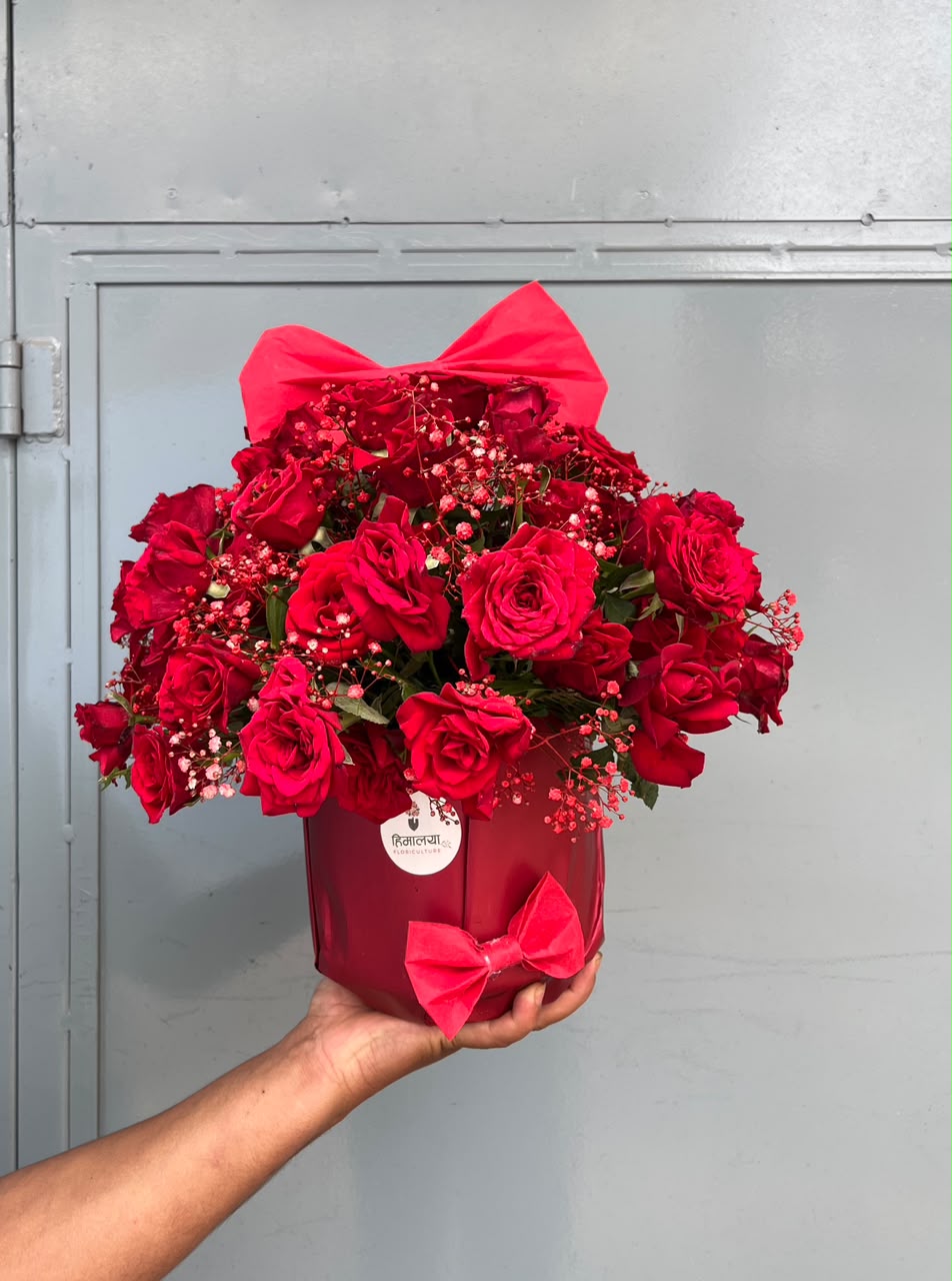 20 Red Roses Decorative Ceramic Pot Flowers are natural products; bloom size, color, and appearance may vary slightly from the images shown.