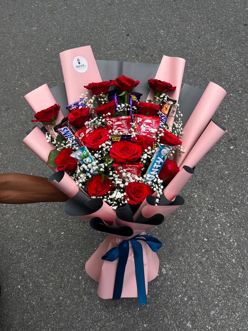 15 Red Roses Bouquet with Chocolates