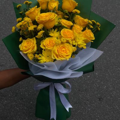 20-Stem Yellow Mixed Bouquet
