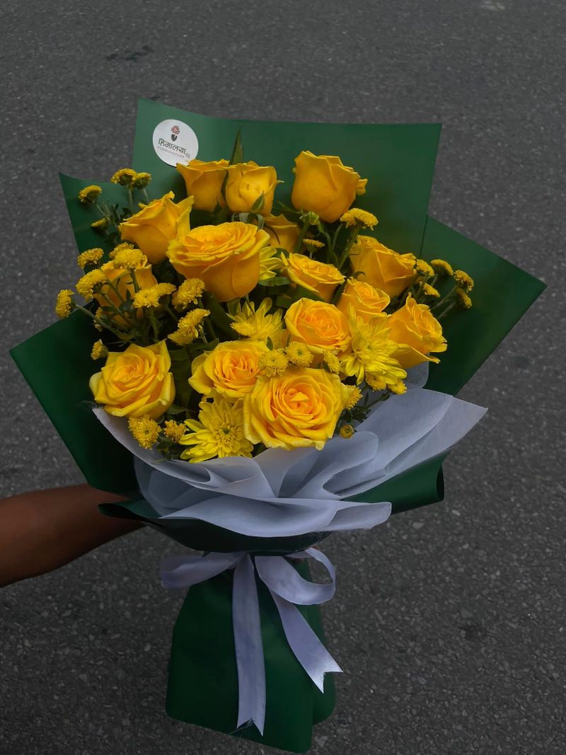 20-Stem Yellow Mixed Bouquet