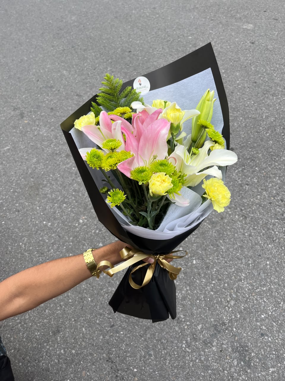 Flower colours, varieties, size, shape, and bloom stage may vary slightly due to natural characteristics and seasonal availability. Wrapping, greenery, and filler flowers may also vary while maintaining the overall design, quality, and value of the bouquet.