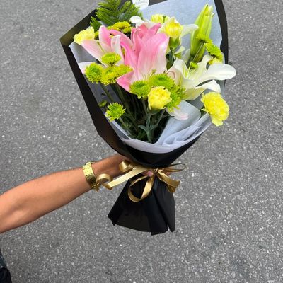 7-Stem Mixed Flower Bouquet