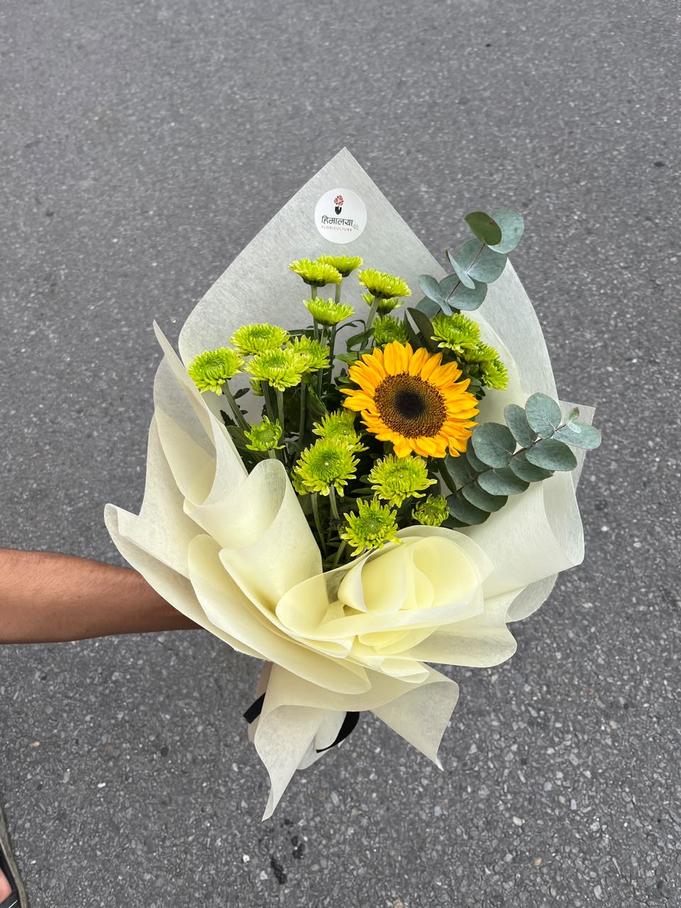 Flower colours, varieties, size, shape, and bloom stage may vary slightly due to natural characteristics and seasonal availability. Wrapping, greenery, and filler flowers may also vary while maintaining the overall design, quality, and value of the bouquet.