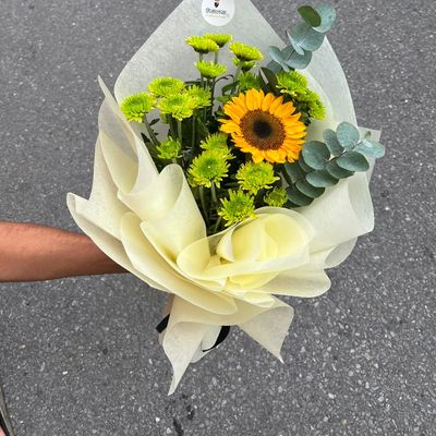 Green Daisy & Sunflower Bouquet