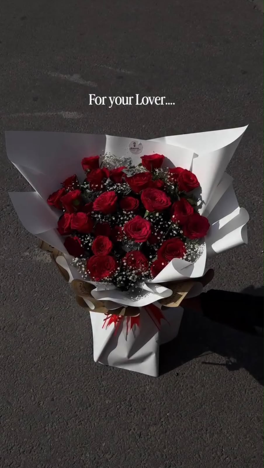 Flower color, size, and availability may vary depending on the season. Natural variations in flowers are normal, and wrapping may differ slightly from the product image