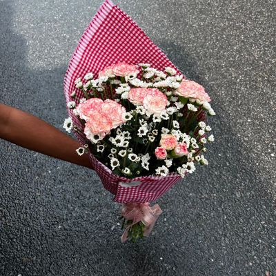 Carnation Daisy Charm Bouquet