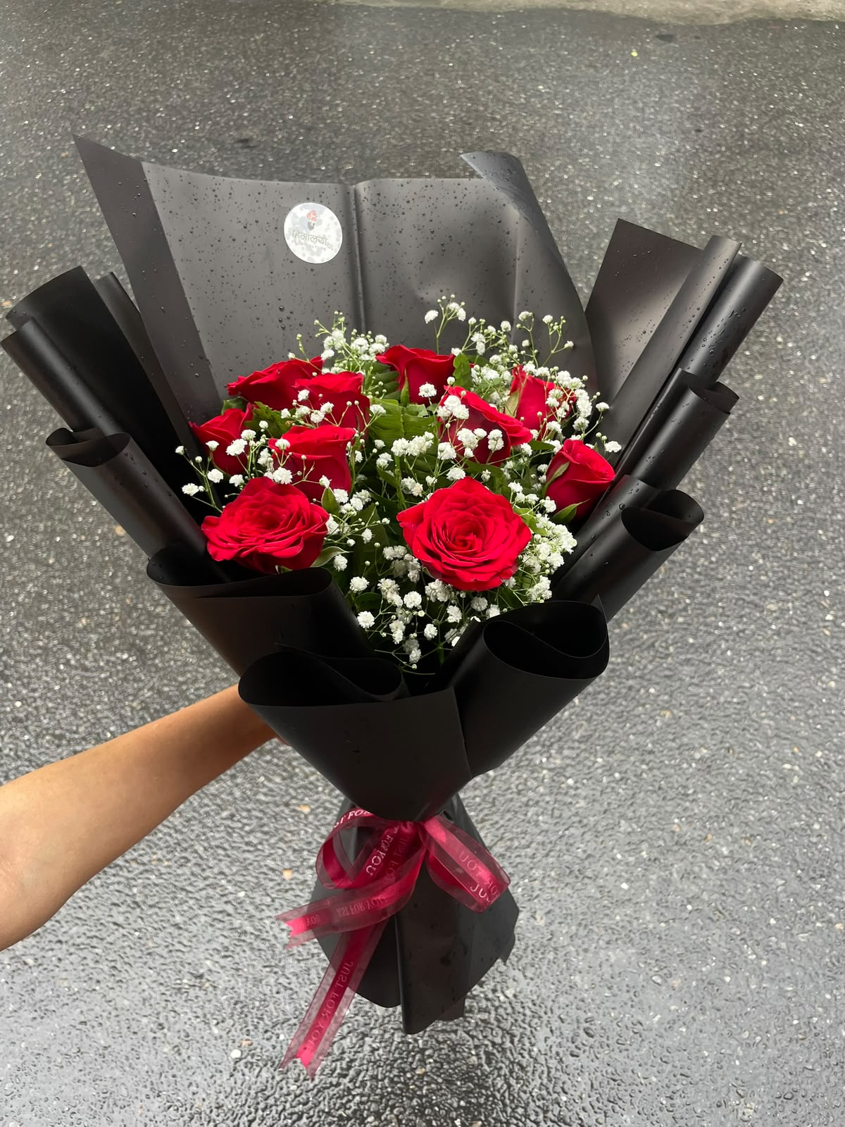 Flower size, shade, and bloom stage may vary slightly depending on seasonal availability.