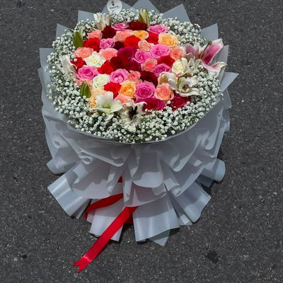 40 Mixed Roses, 2 Lilies & Baby’s Breath