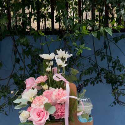 Matcha & Blooms – 15-Stem Flower Bouquet