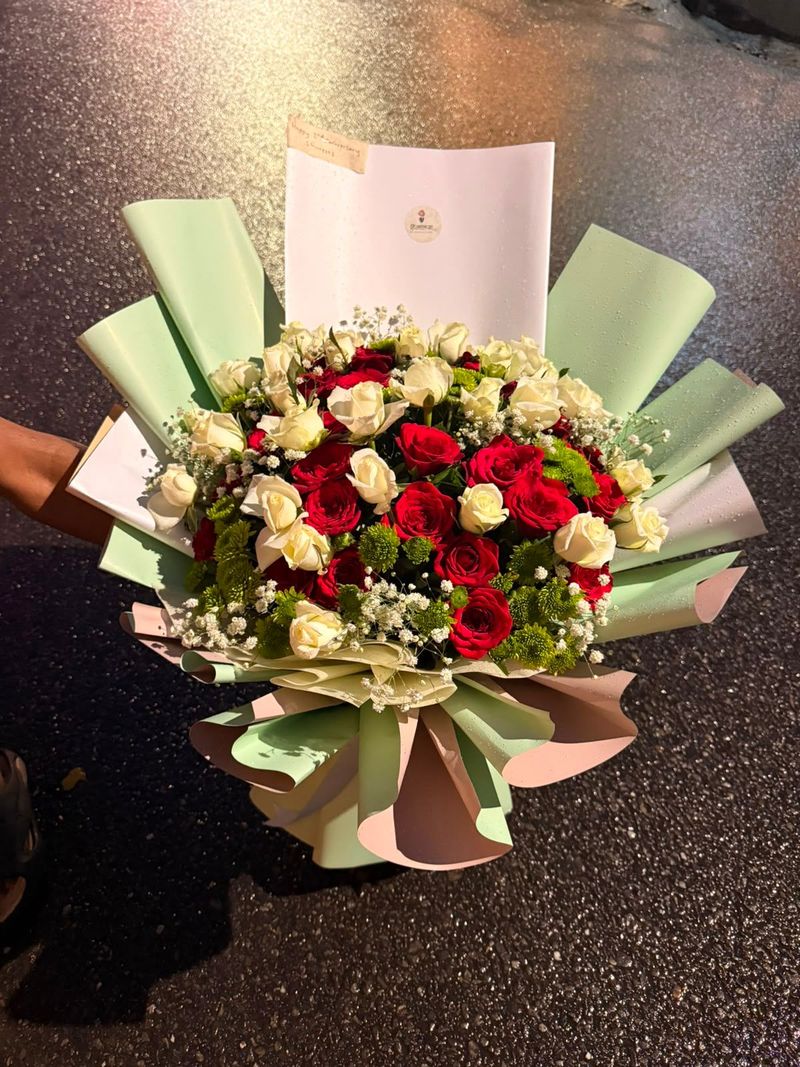 Red & White Rose Bouquet