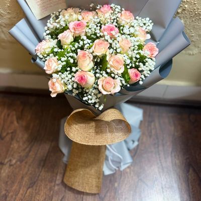 18 Pink Roses Bouquet