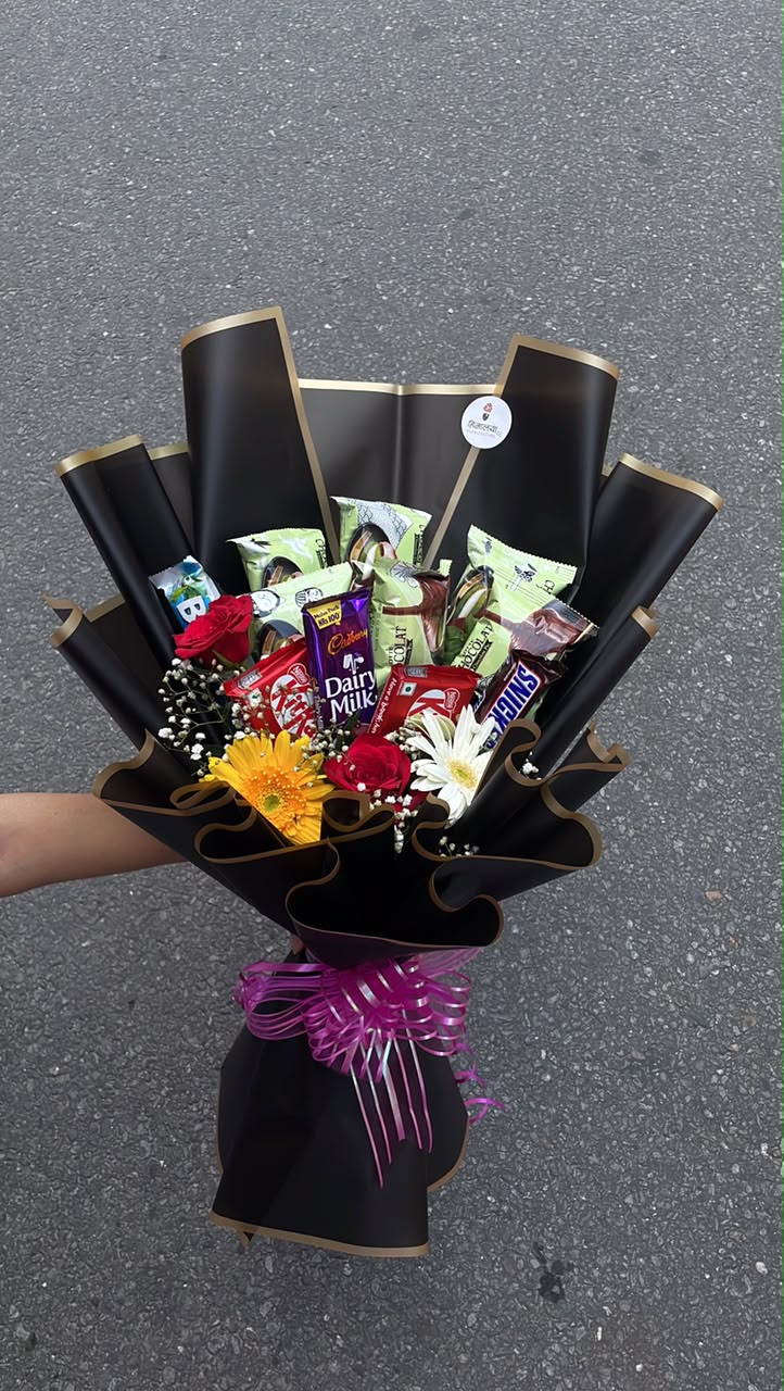 Floral Sweetness Wrap flower shades, wrappers, or chocolate brands may slightly vary based on seasonal availability