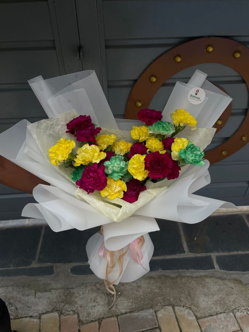 Tricolor Carnation Charm Bouquet