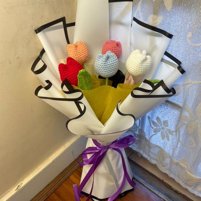 5 Tulip Crochet Bouquet