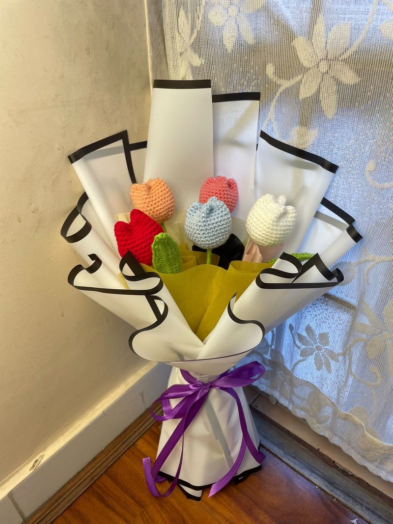 5 Tulip Crochet Bouquet
