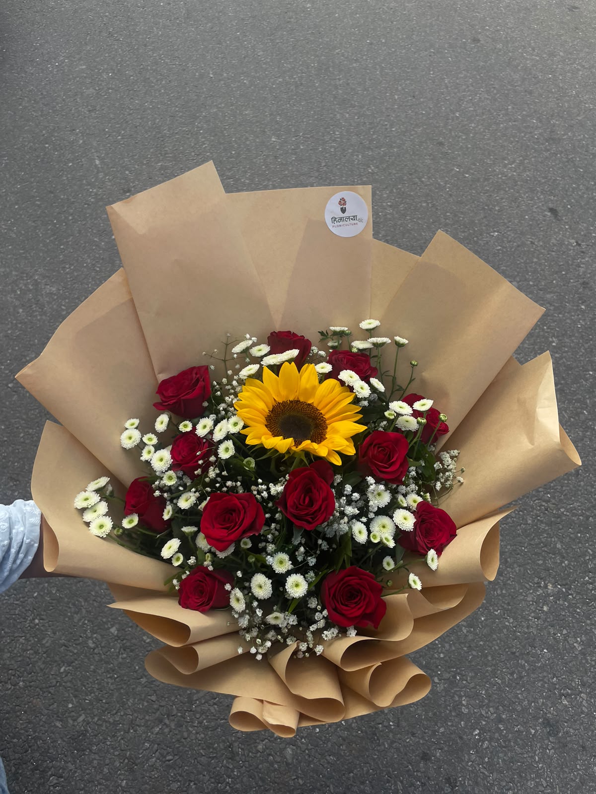 Flower colors, sizes, and bloom stages may vary slightly due to natural characteristics and seasonal availability.