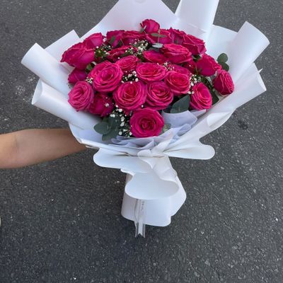  Hot Pink Elegance – 33 Roses Bouquet