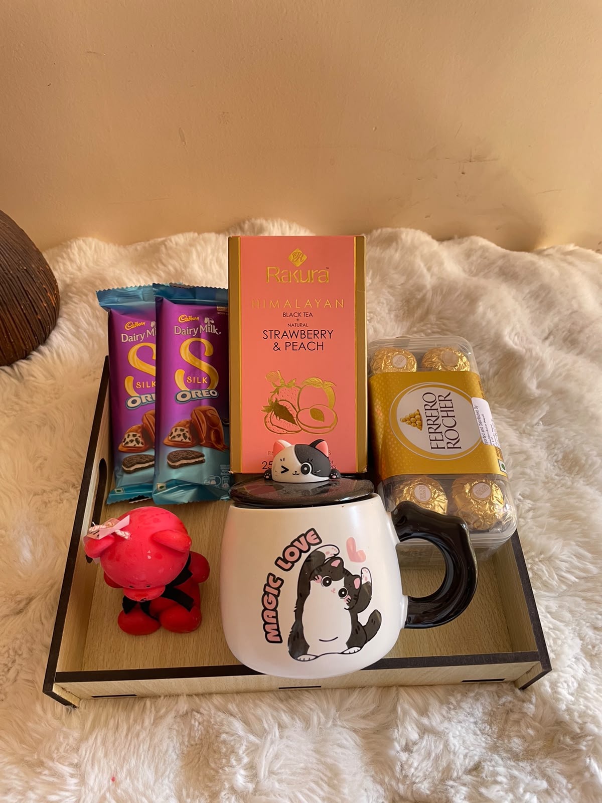  Product packaging, colors, and designs may vary slightly depending on availability. Please check individual product labels for ingredients, allergens, and preparation instructions. The candle should be used on a stable, heat-resistant surface and kept away from children, pets, and flammable materials. 