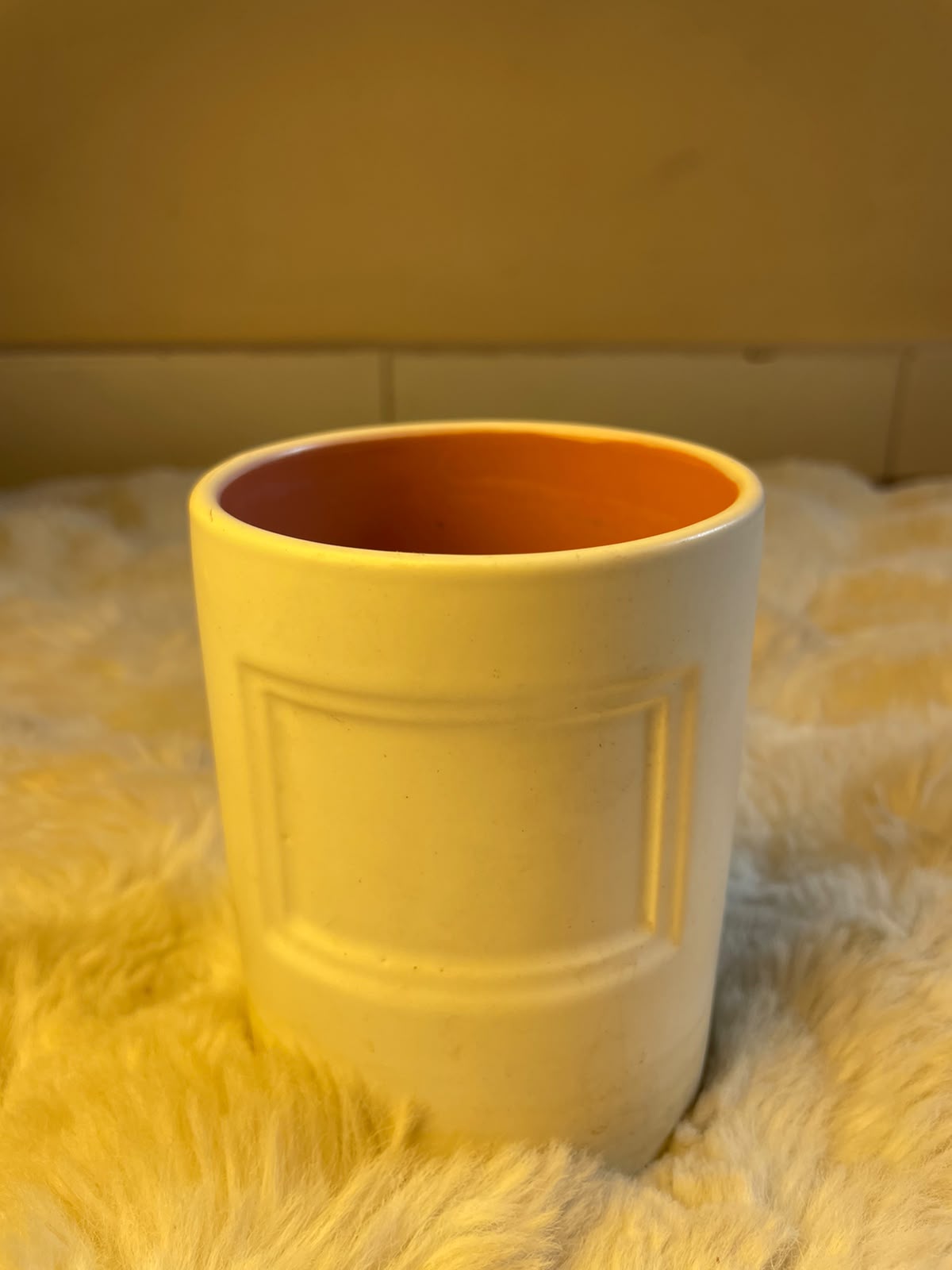 Actual product colors may vary slightly due to lighting and screen settings. Minor variations in finish, texture, and detailing may occur.