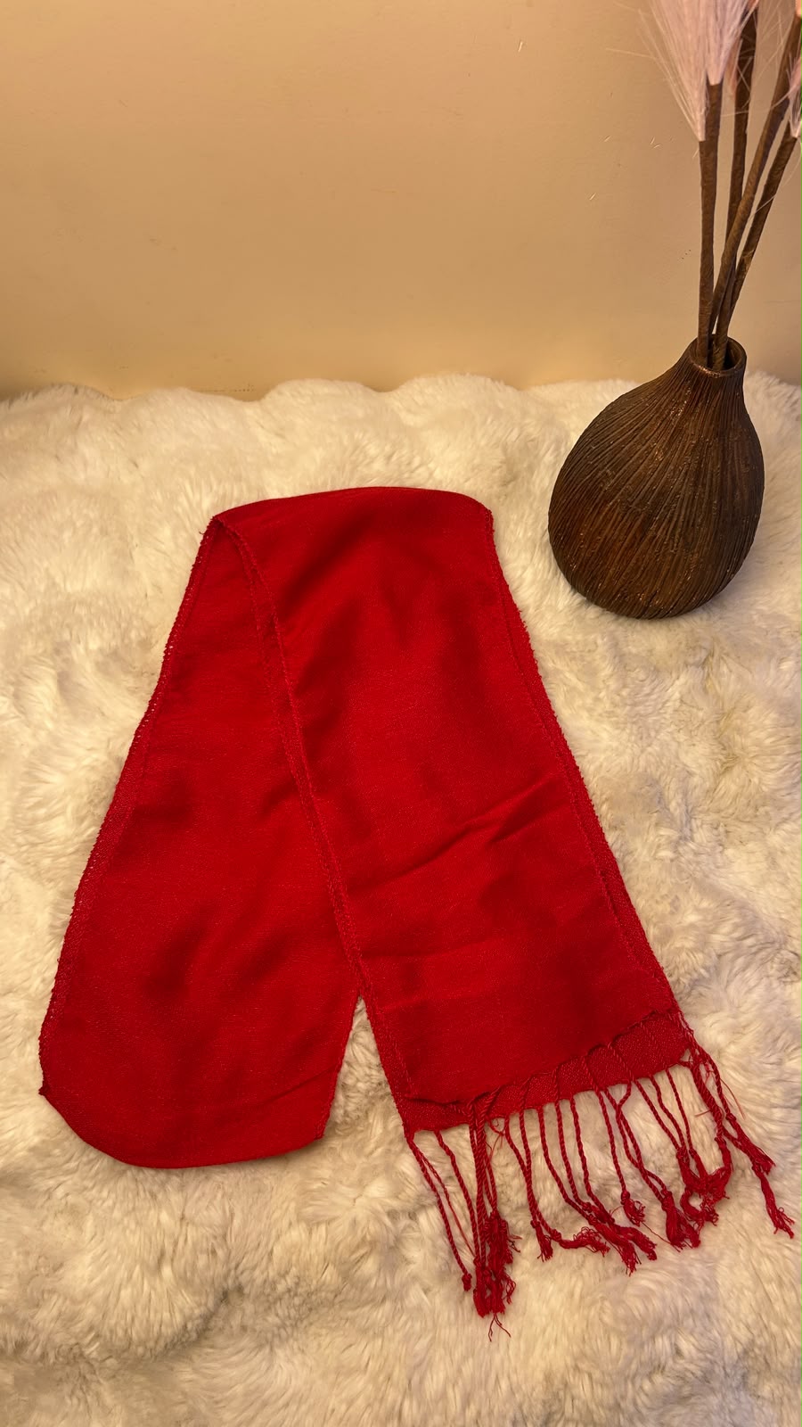 Please note that the actual color of the doshalla may vary slightly depending on lighting conditions, photography, and individual screen settings. Minor variations in color or texture may occur.