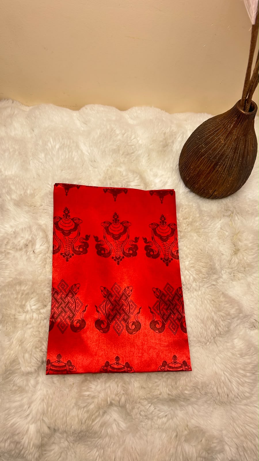 Actual colors and printed designs may vary slightly due to lighting and screen settings. Minor variations in fabric texture and print quality may occur.